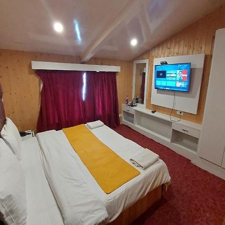 Hotel Outlook Pahalgām Eksteriør billede