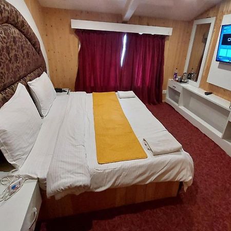 Hotel Outlook Pahalgām Eksteriør billede