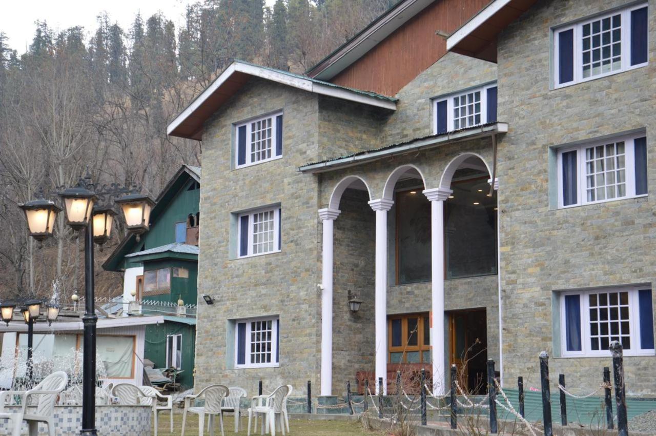 Hotel Outlook Pahalgām Eksteriør billede