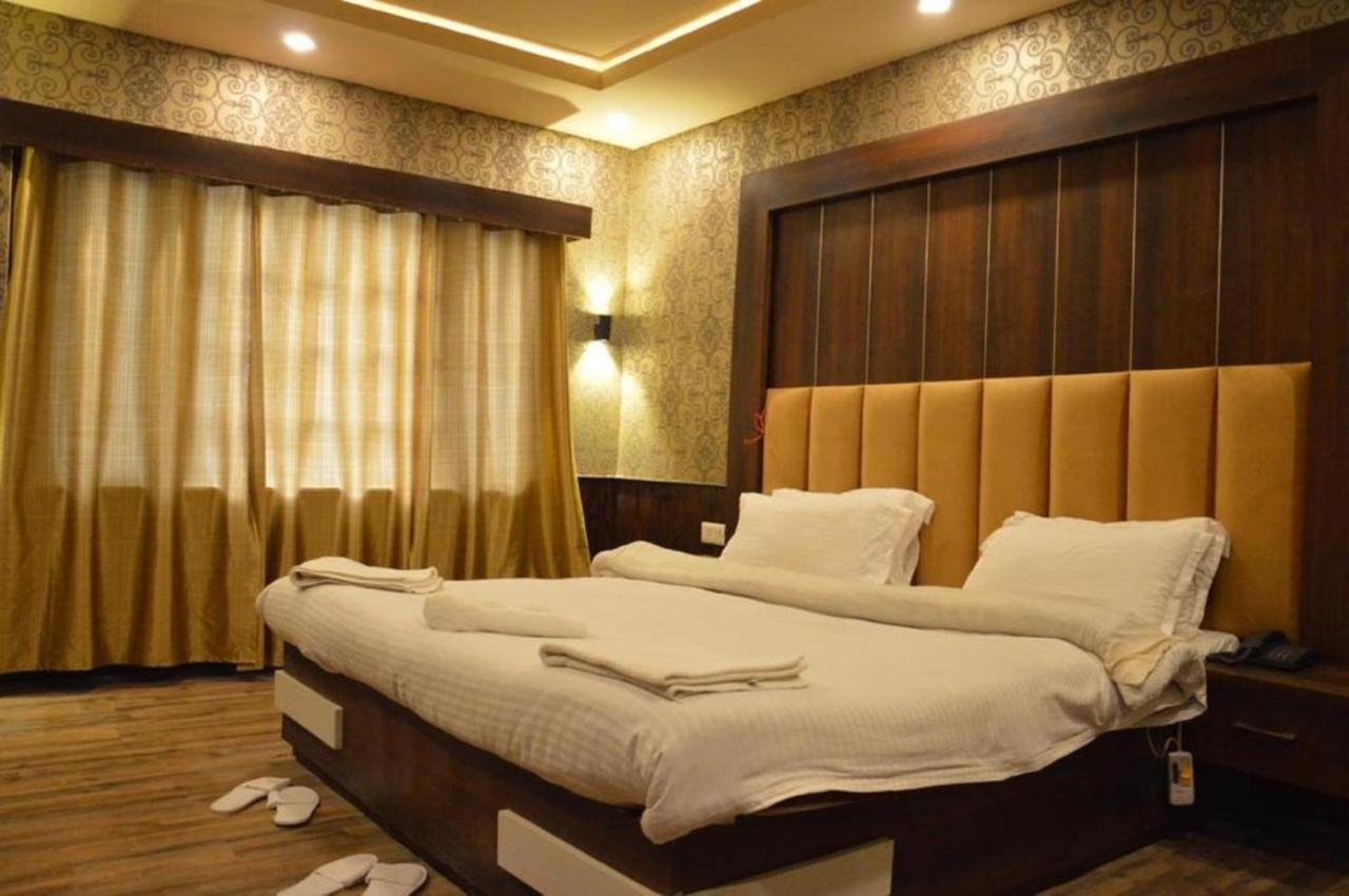 Hotel Outlook Pahalgām Eksteriør billede