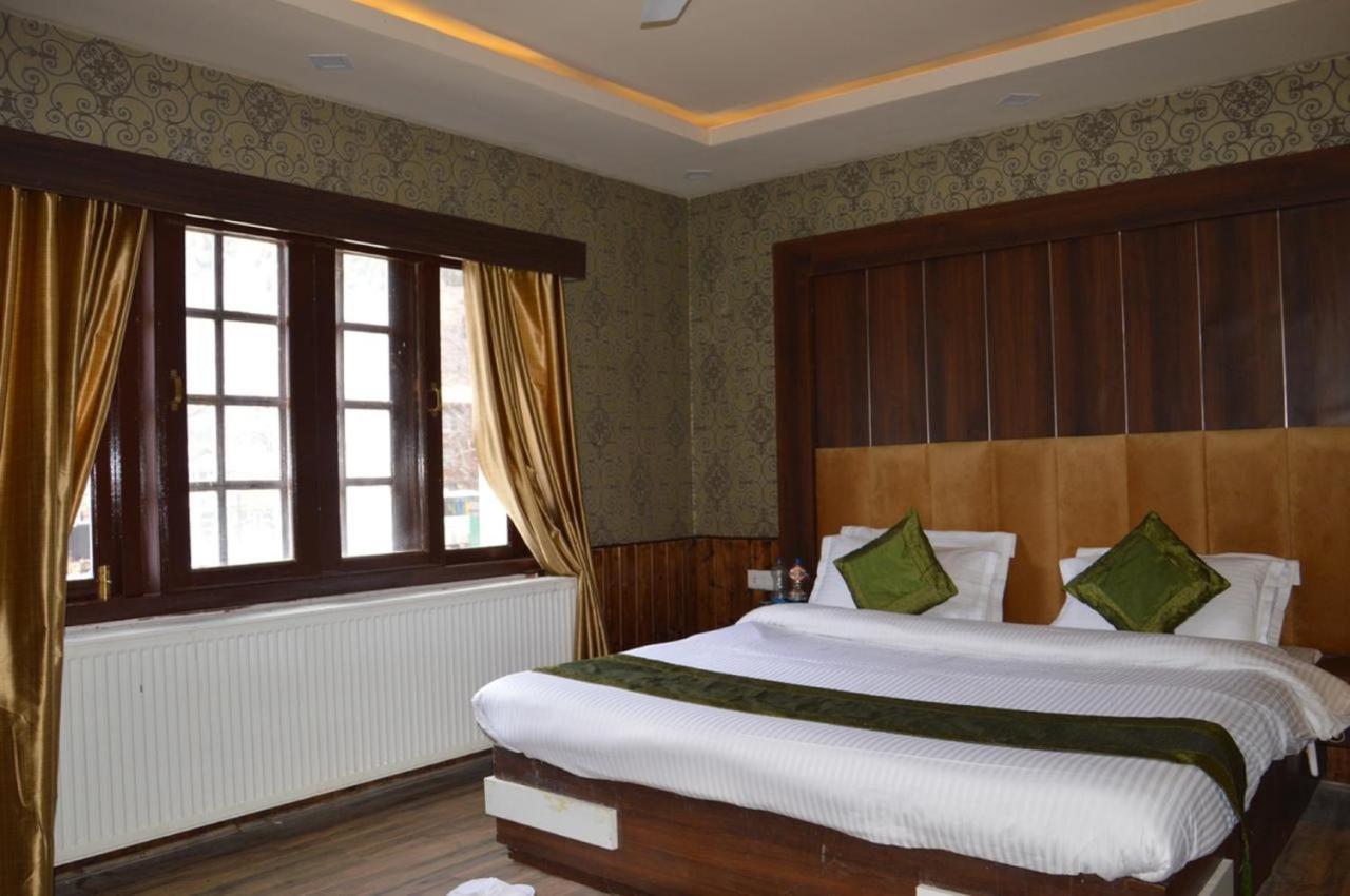 Hotel Outlook Pahalgām Eksteriør billede