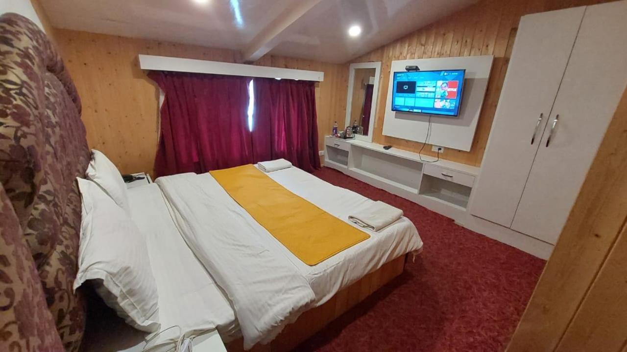 Hotel Outlook Pahalgām Eksteriør billede