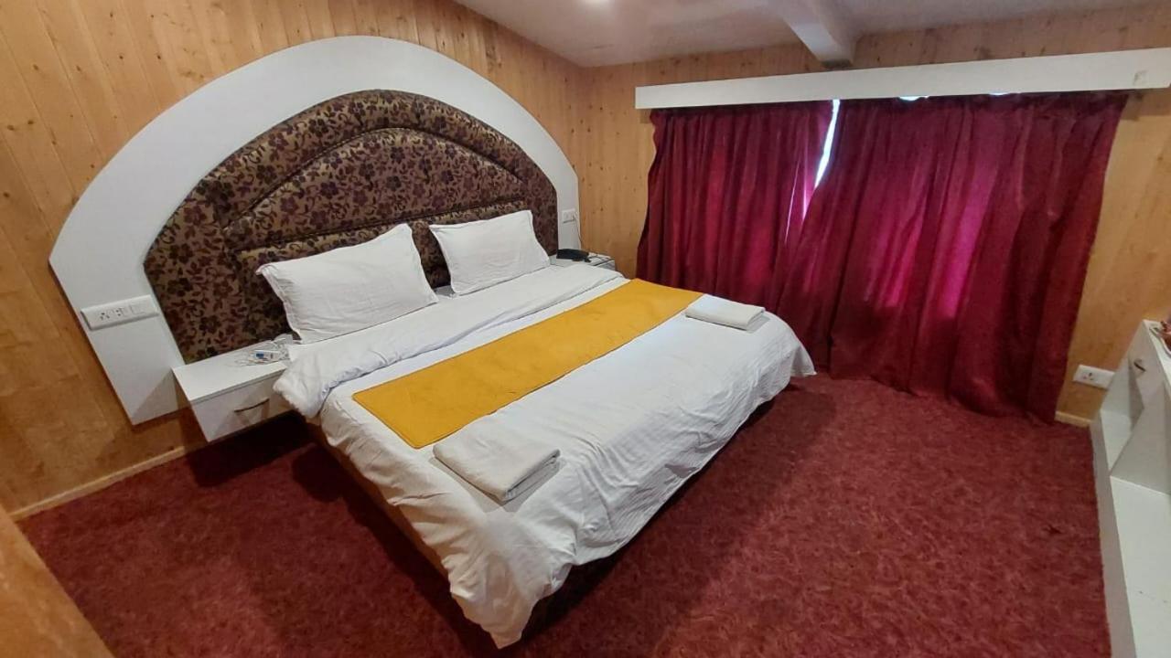 Hotel Outlook Pahalgām Eksteriør billede