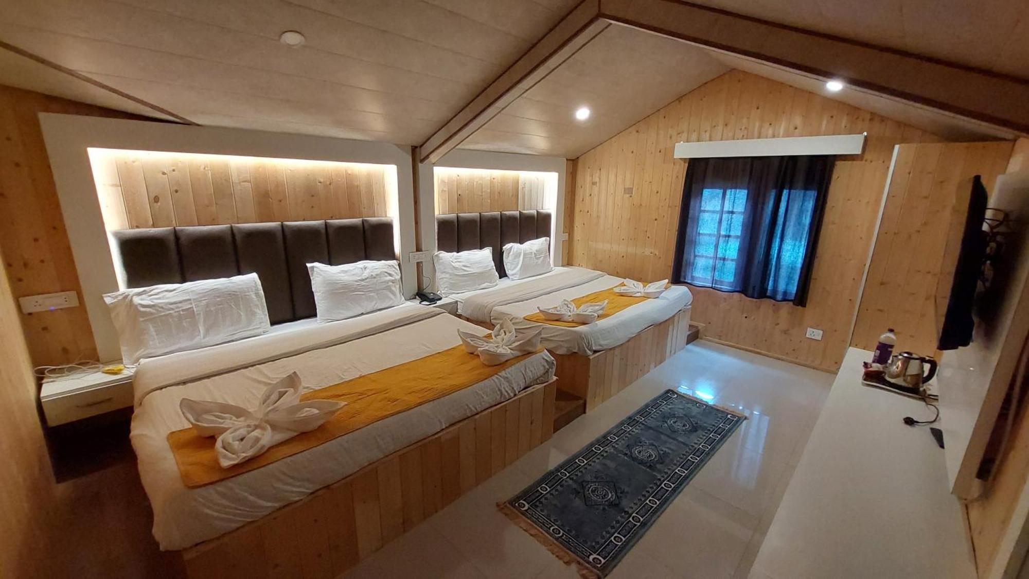 Hotel Outlook Pahalgām Eksteriør billede